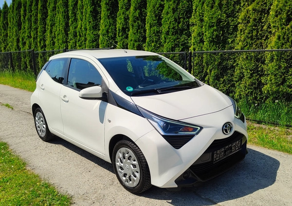 Toyota Aygo cena 44990 przebieg: 37000, rok produkcji 2019 z Sulejów małe 154